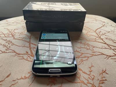 Galaxy S4 BLACK EDITION 2GB 16GB OFFICIAL PTA ORIGINAL BOX