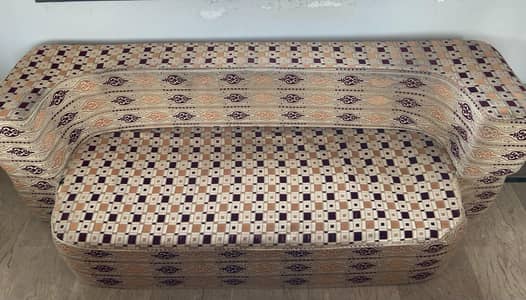 3 - seater sofa with printed fabric