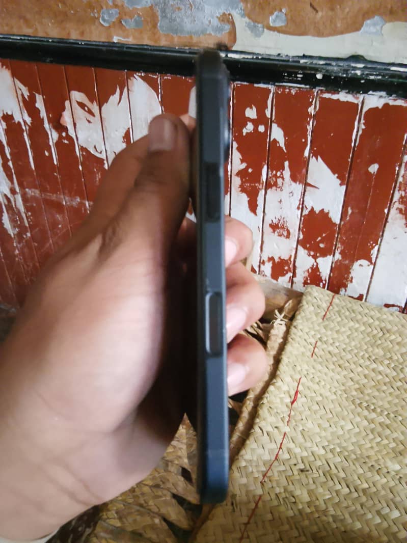 Apple iPhone 16 3