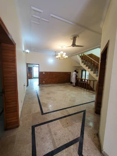 1 Kanal Upper Portion For Rent