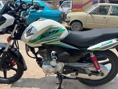 Honda CB125F Genuine Condition 613km chala hai bss