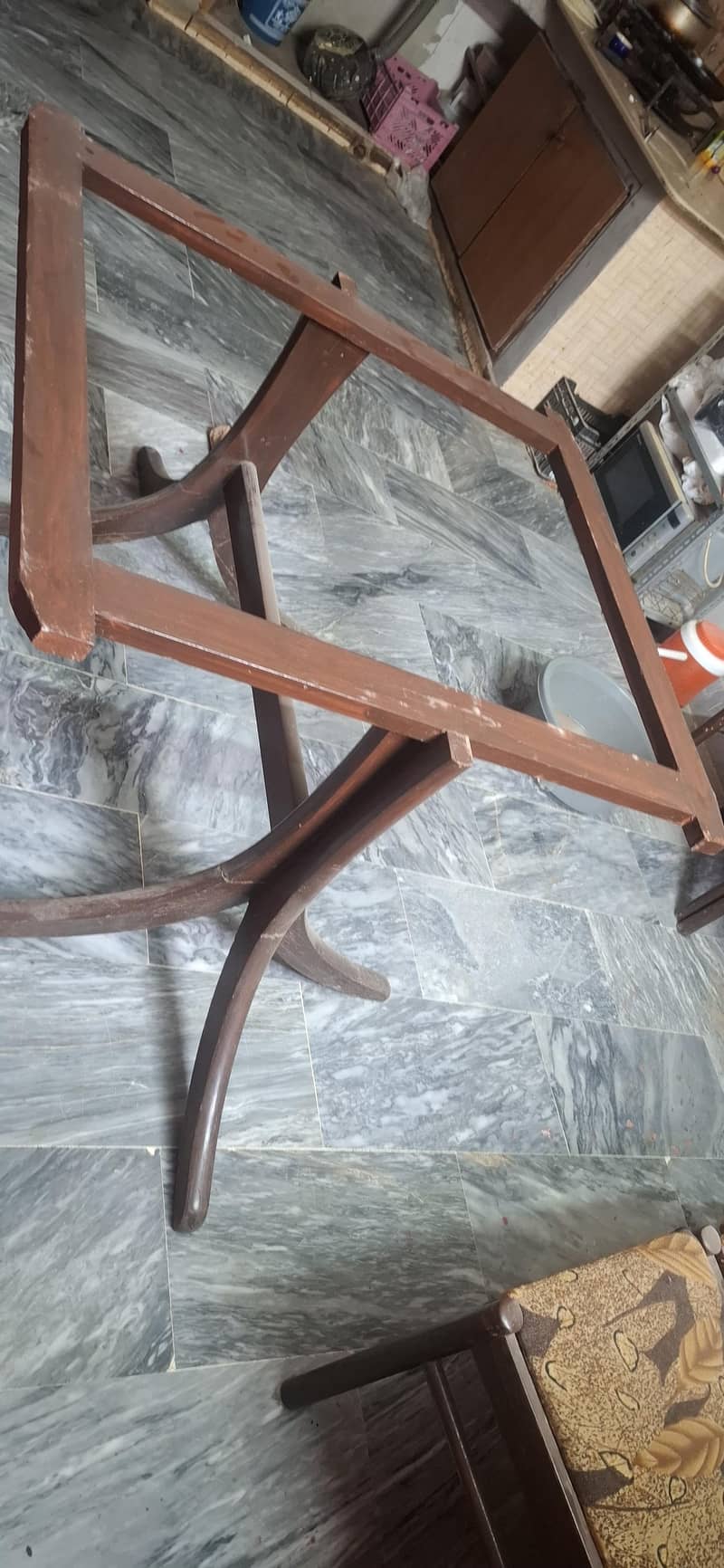 sell 4 dining table 18000 1