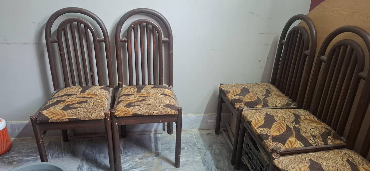 sell 4 dining table 18000 2