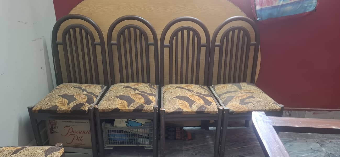 sell 4 dining table 18000 4