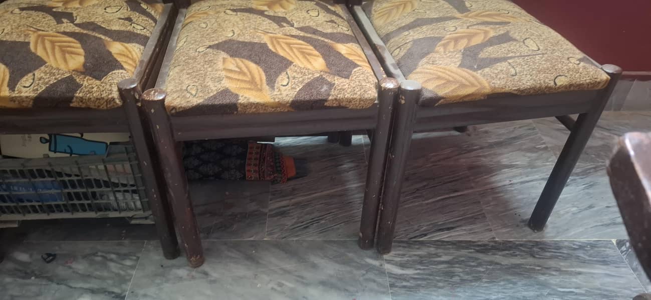 sell 4 dining table 18000 6