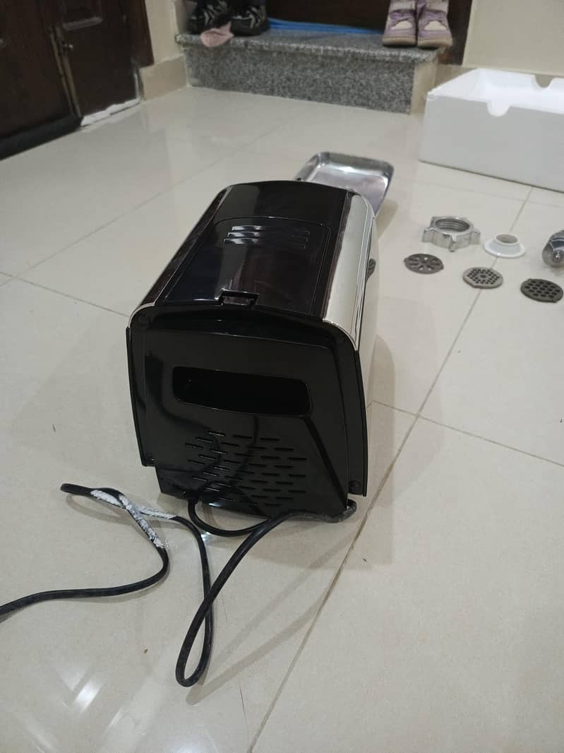 Meat Grinder/Automatic/West point 2