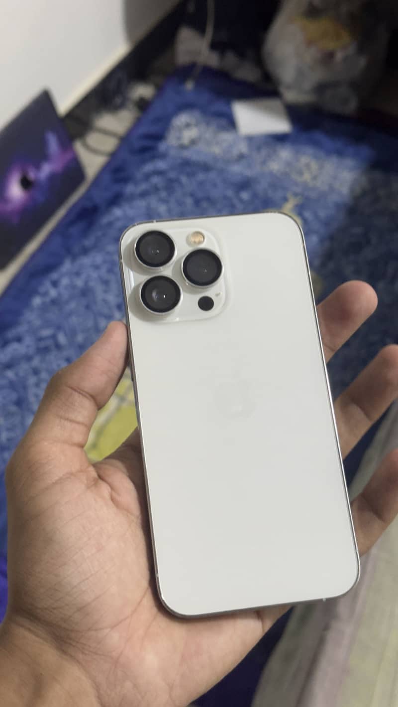 Apple iPhone 13 Pro 3