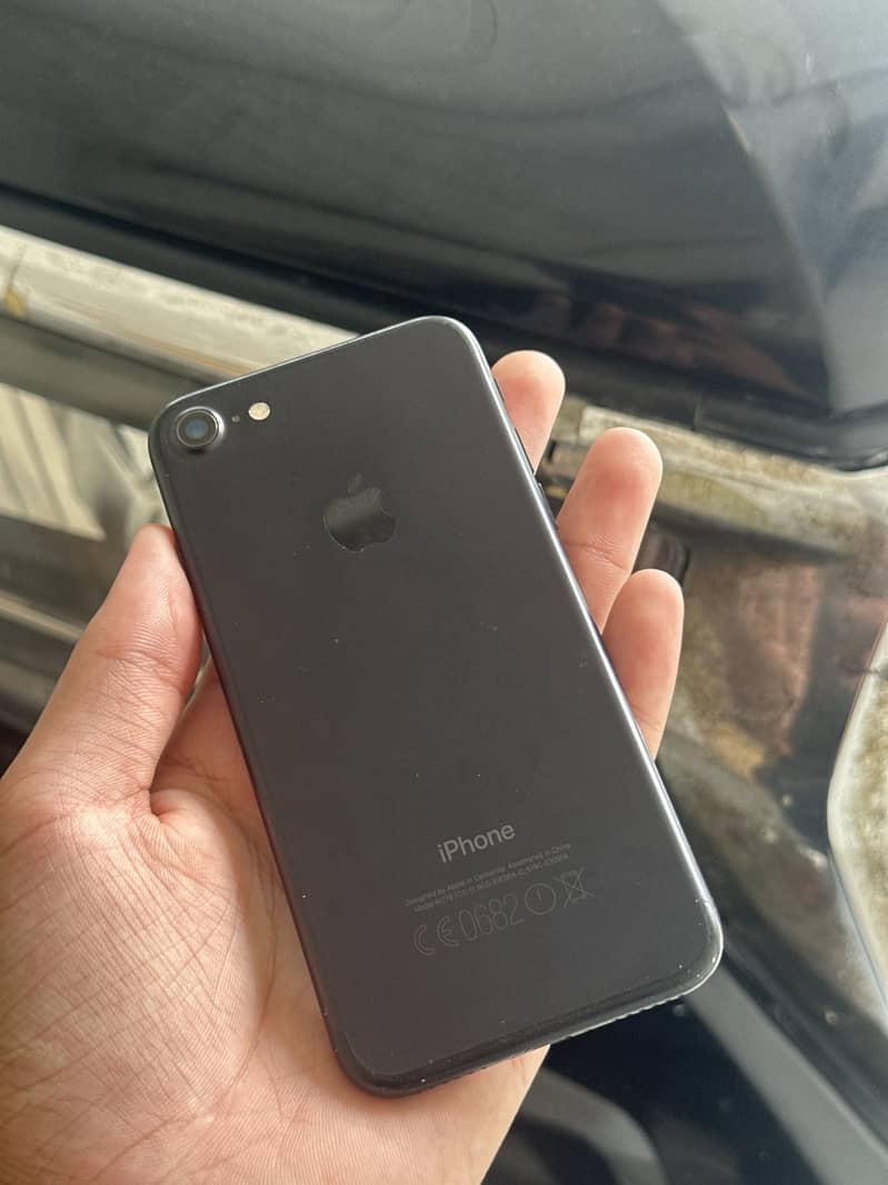 Apple iPhone 7 0