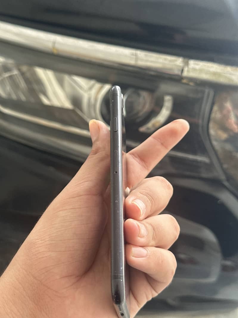 Apple iPhone 7 3