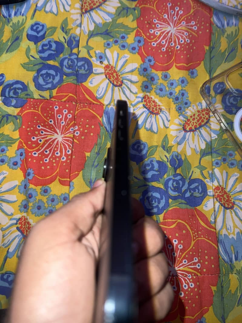 Apple iPhone 15 plus 2