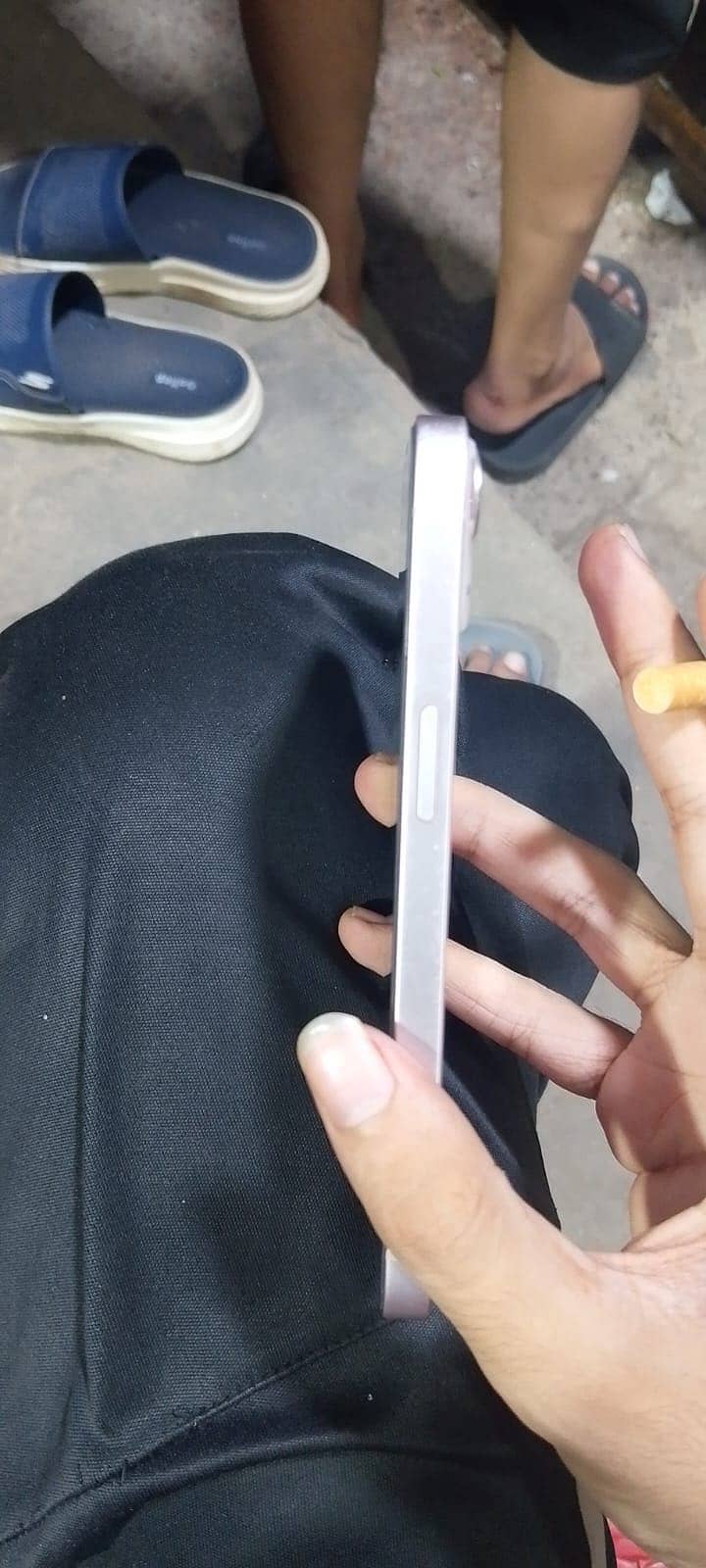Apple iPhone 13 0