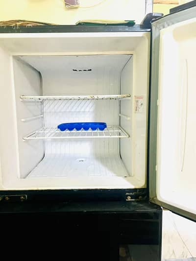 Orient Medium Size Fridge — Excellent condition — Sale