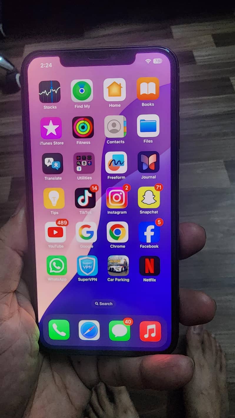 Apple iPhone XS Max 3