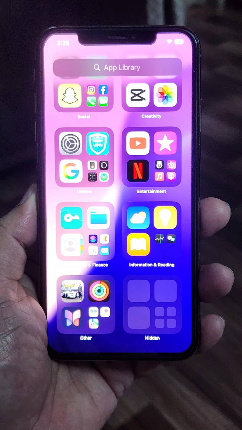 Apple iPhone XS Max 4