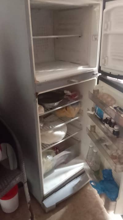 Hiar Fridge