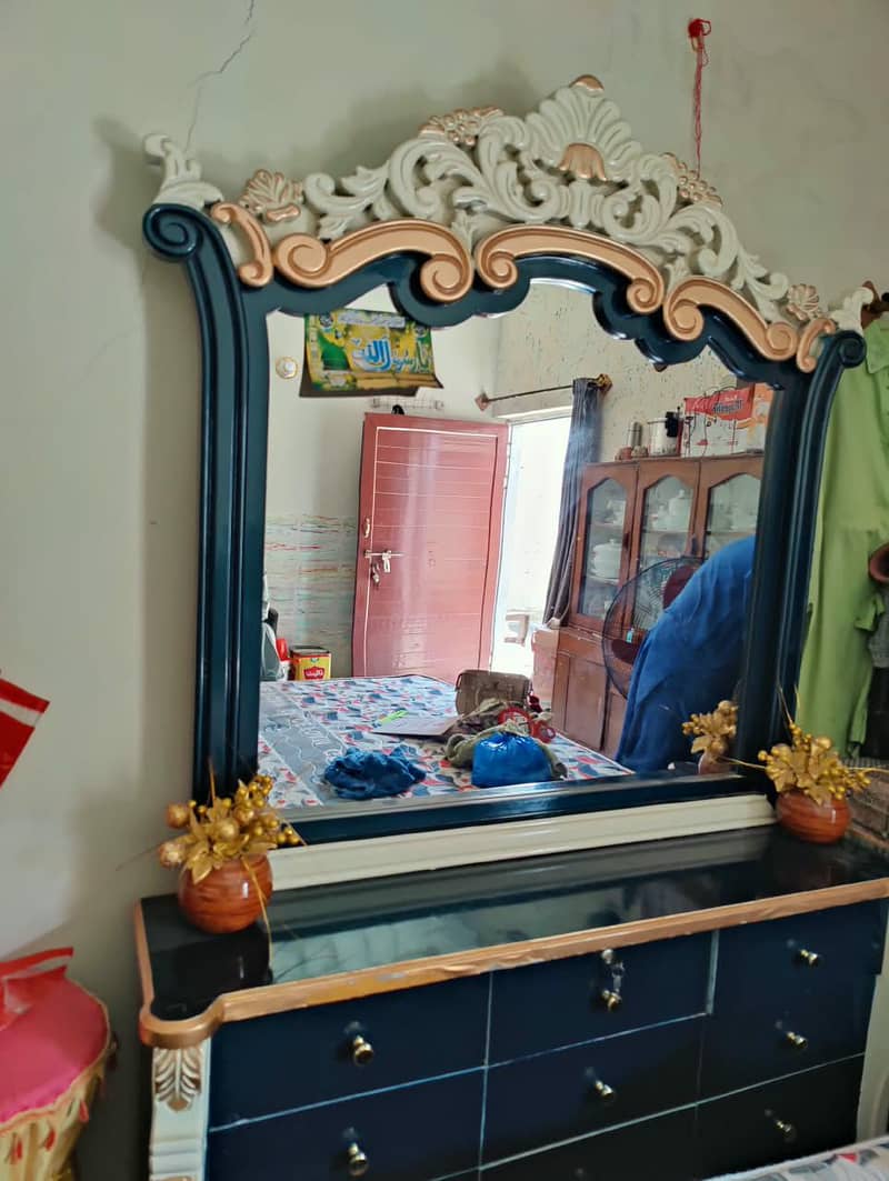 1 bed 2 side table 1 dressing 2