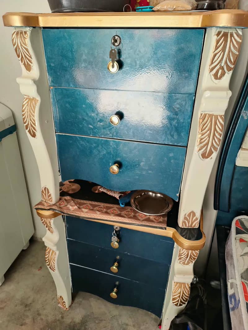 1 bed 2 side table 1 dressing 3