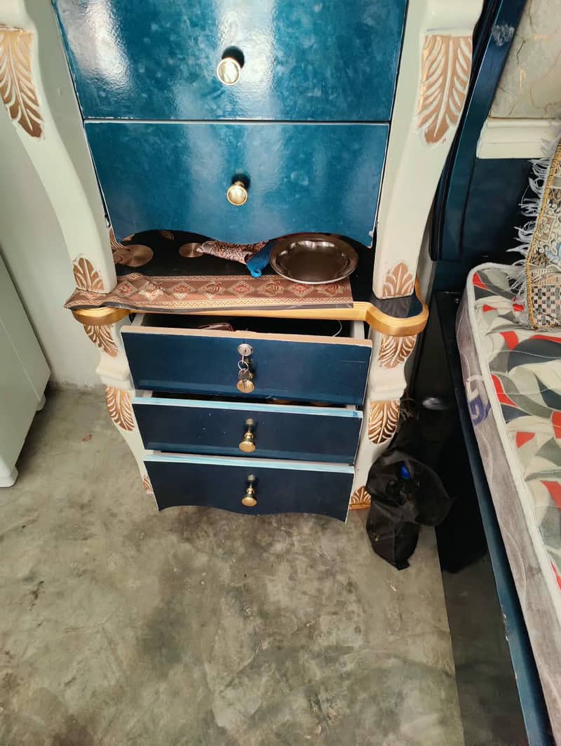 1 bed 2 side table 1 dressing 5