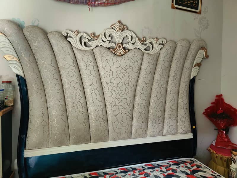 1 bed 2 side table 1 dressing 6