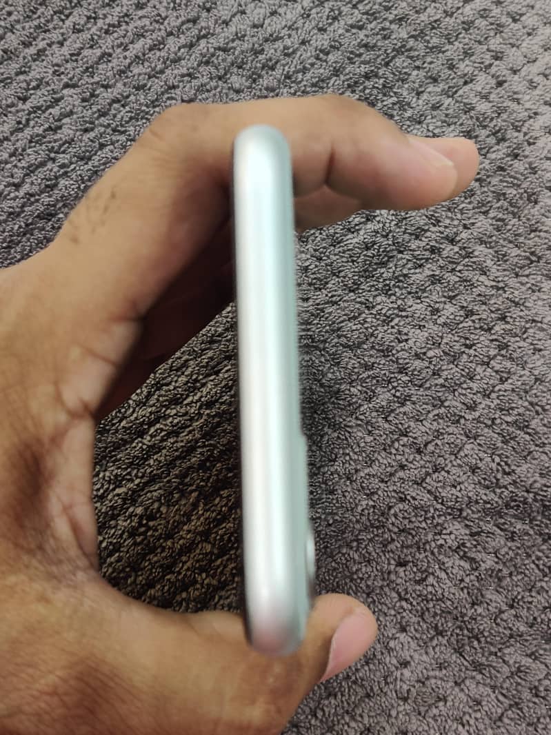 Apple iPhone 11 2