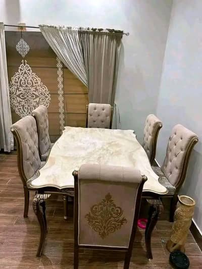 Dining Table and Chairs 6x