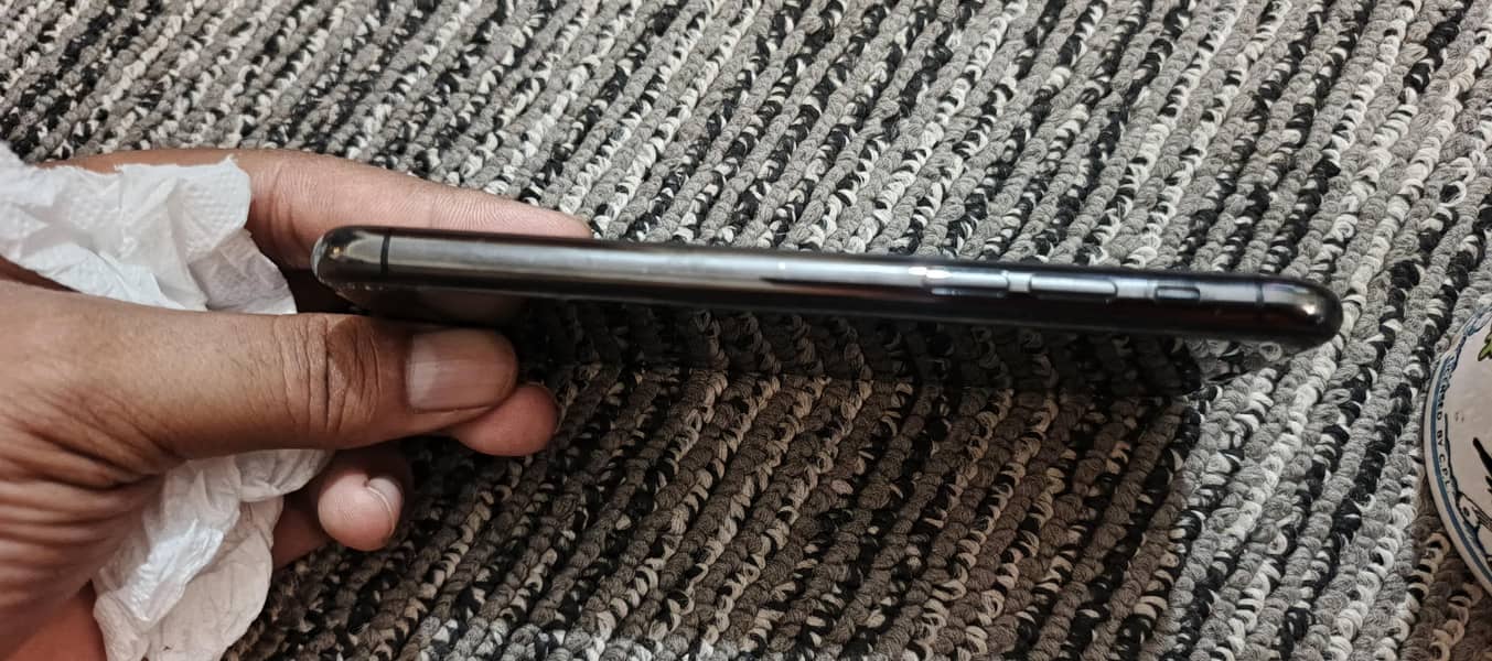 Apple iPhone 11 Pro 7