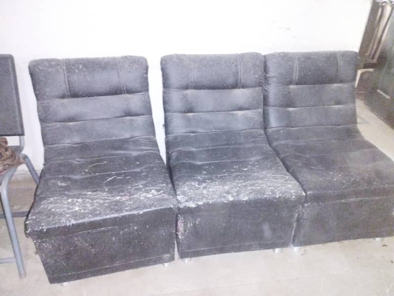 used sofa 0