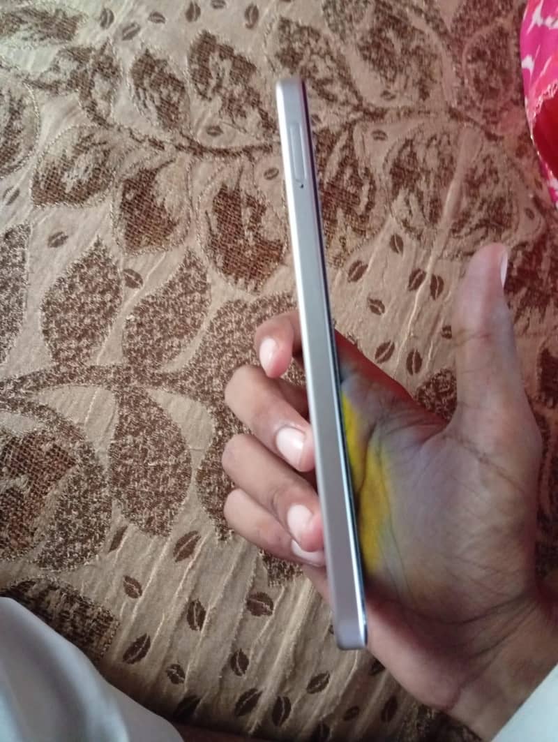 OPPO A6 4