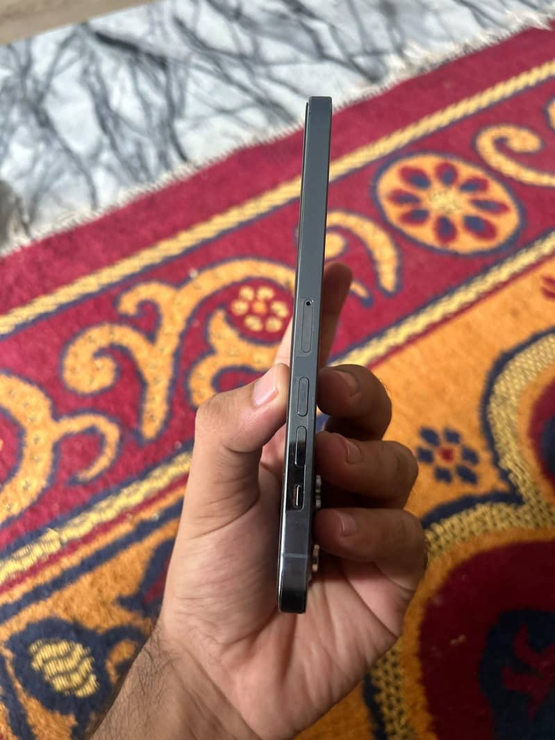 Apple iPhone 13 Pro Max 2