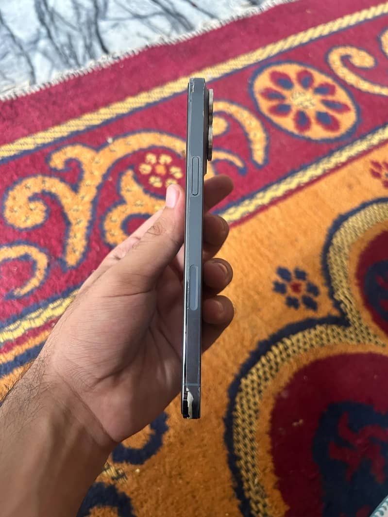 Apple iPhone 13 Pro Max 3