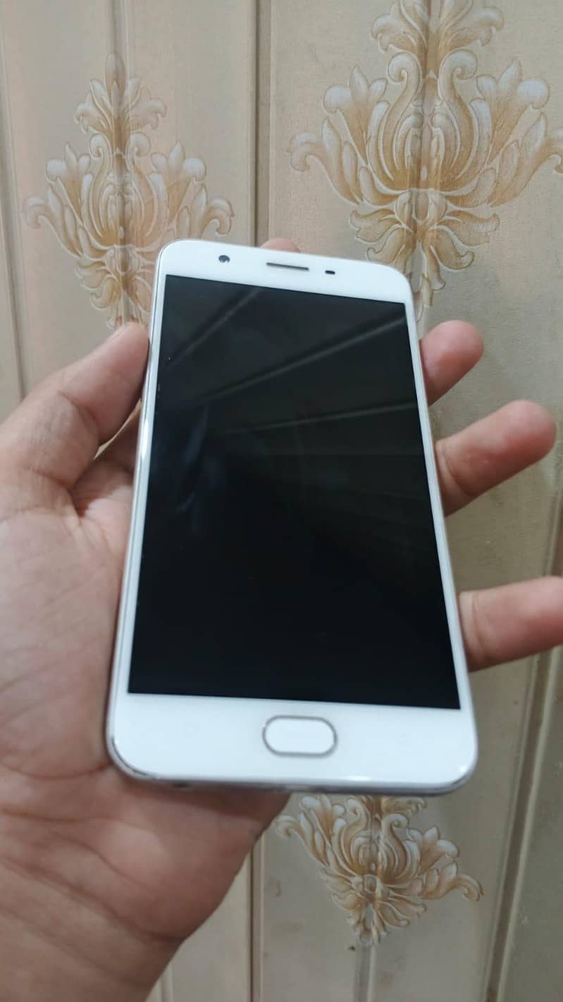 OPPO A57 0