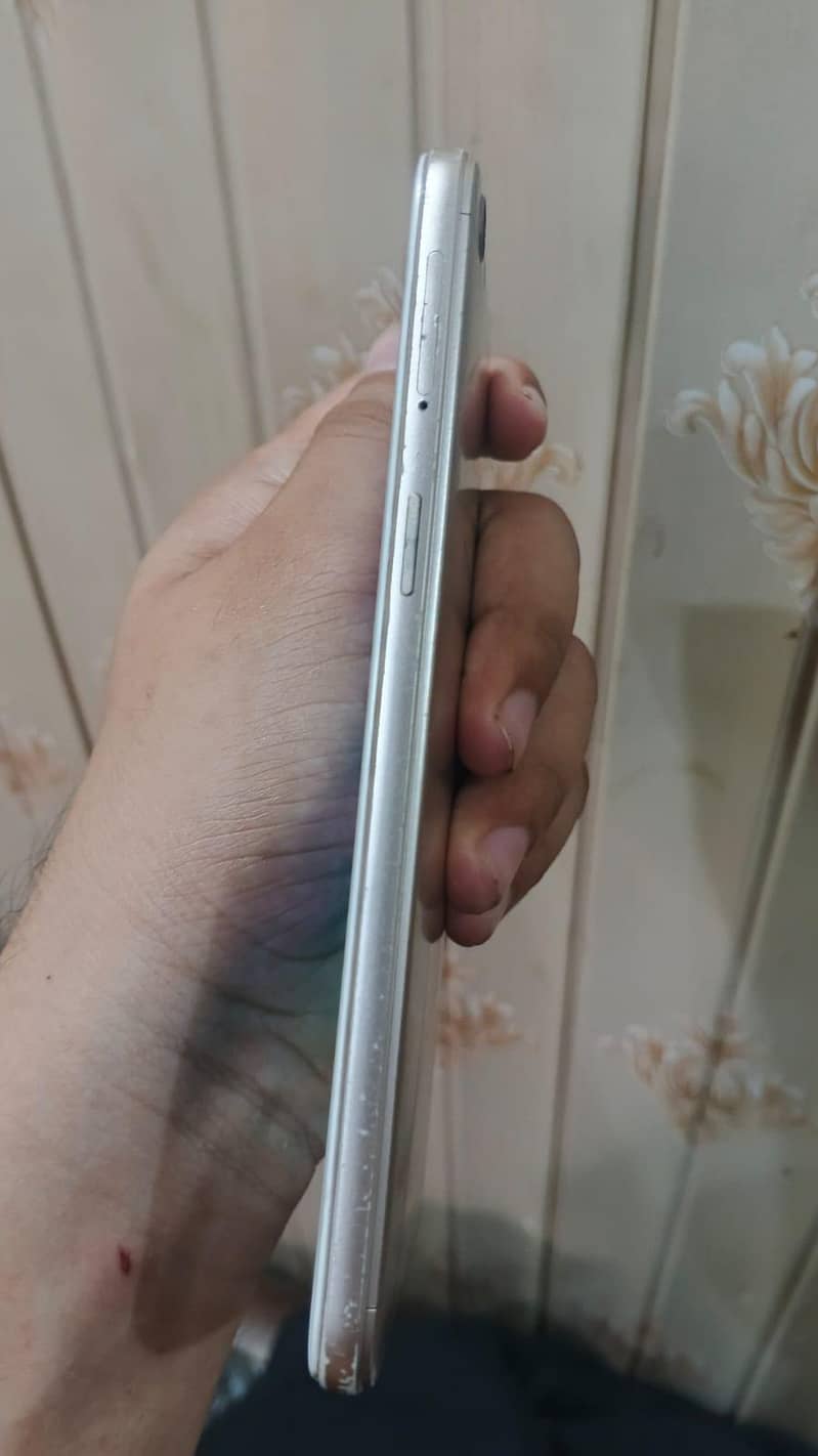 OPPO A57 4