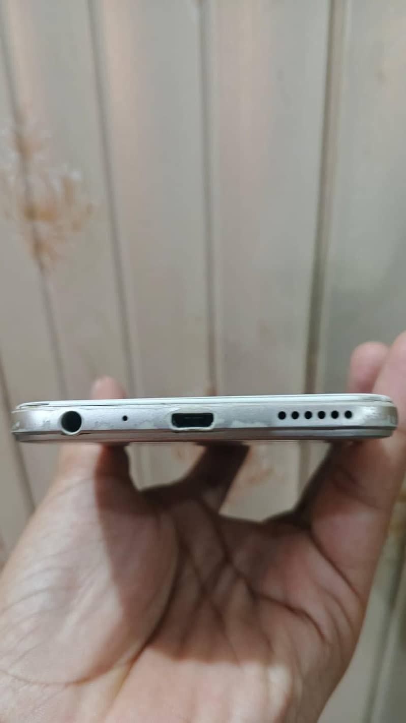 OPPO A57 5