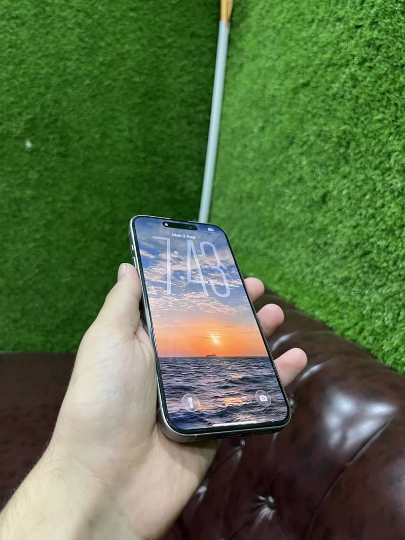 Apple iPhone 15 Pro Max 5