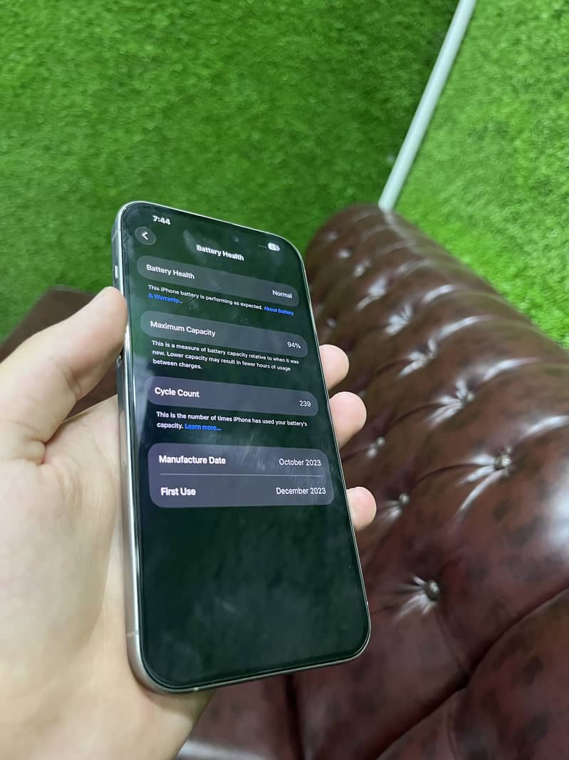 Apple iPhone 15 Pro Max 6