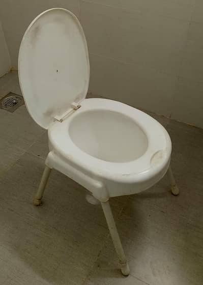 bathroom chair in good condition