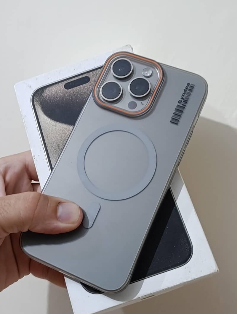 Apple iPhone 15 Pro Max 1