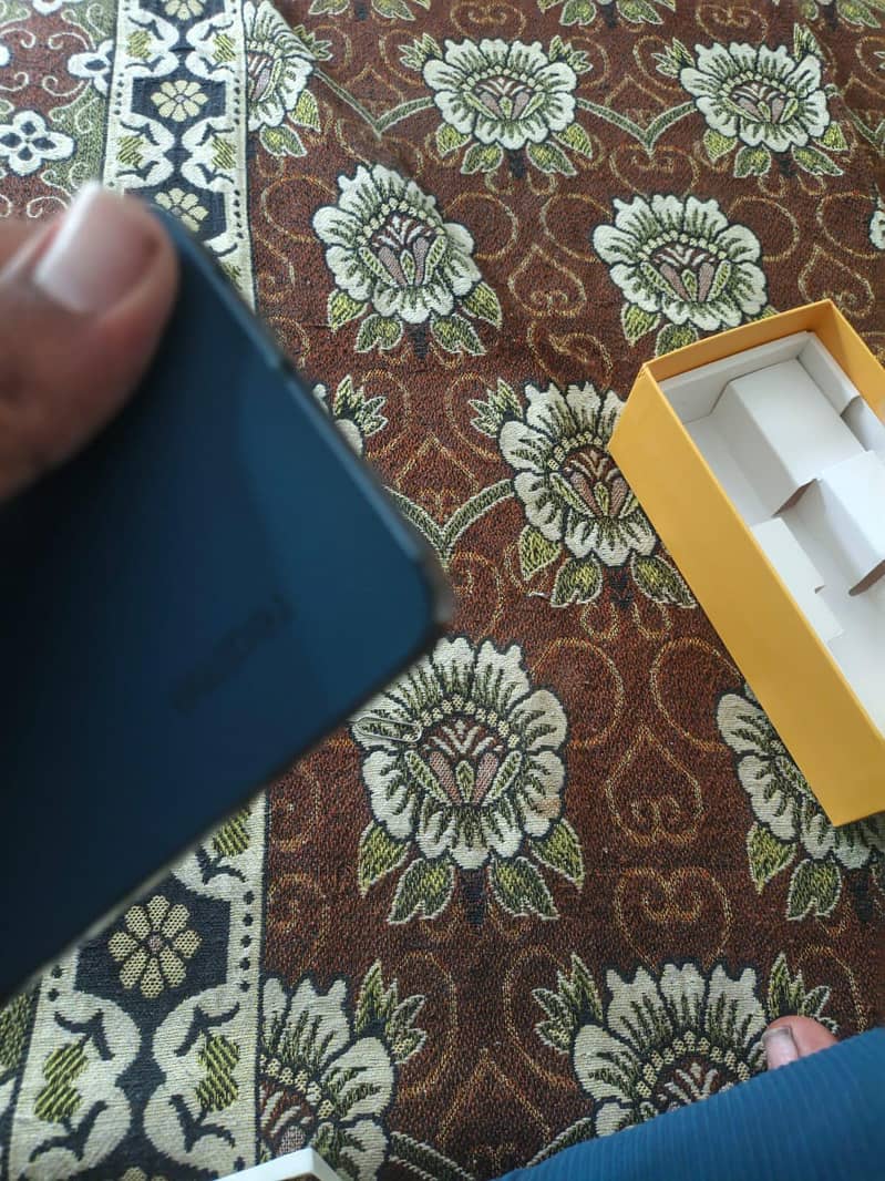Realme C63 4