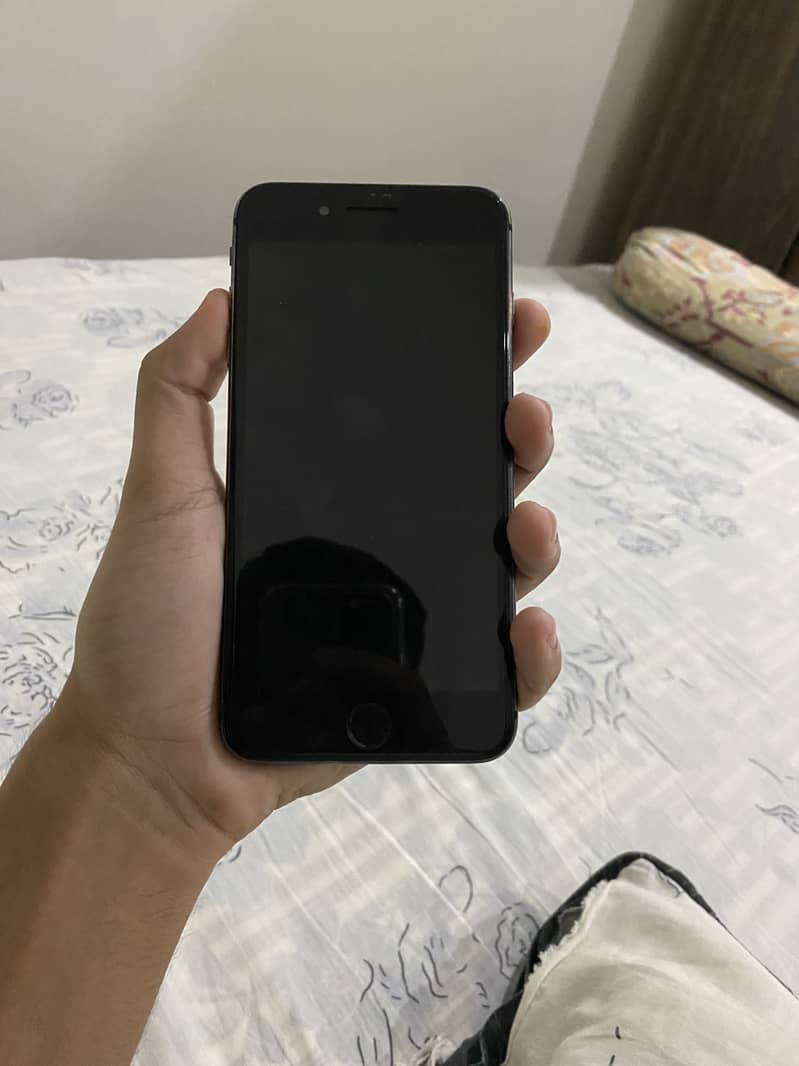 Apple iPhone 8 Plus 0