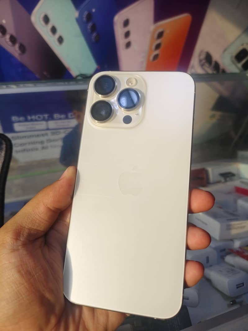 Apple iPhone 15 Pro Max 2