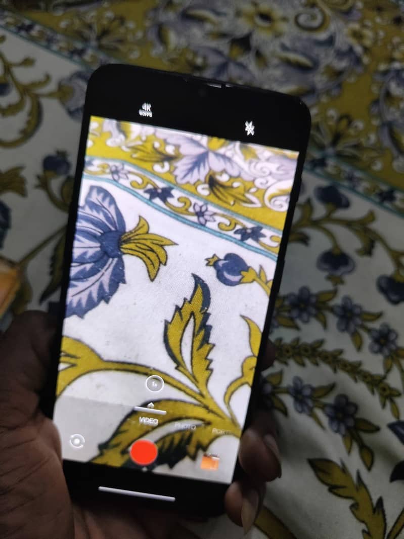 One Plus 6T 5