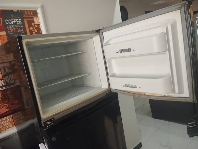 Dawlance Refrigerator 2