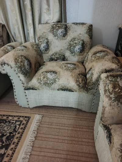 7 seater sofa for sale in a good condition