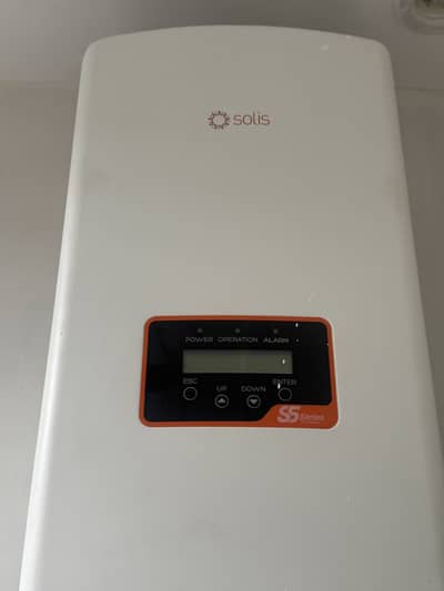 Solis Inverter in Good Condition