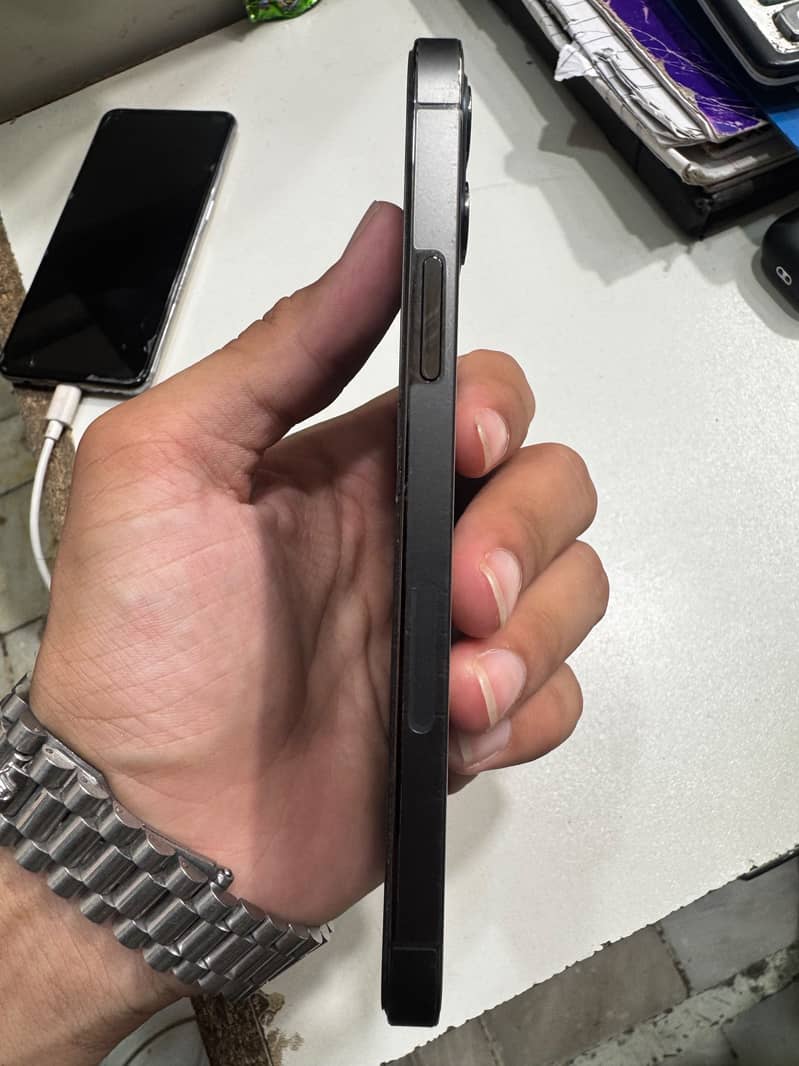 Apple iPhone 12 Pro 2