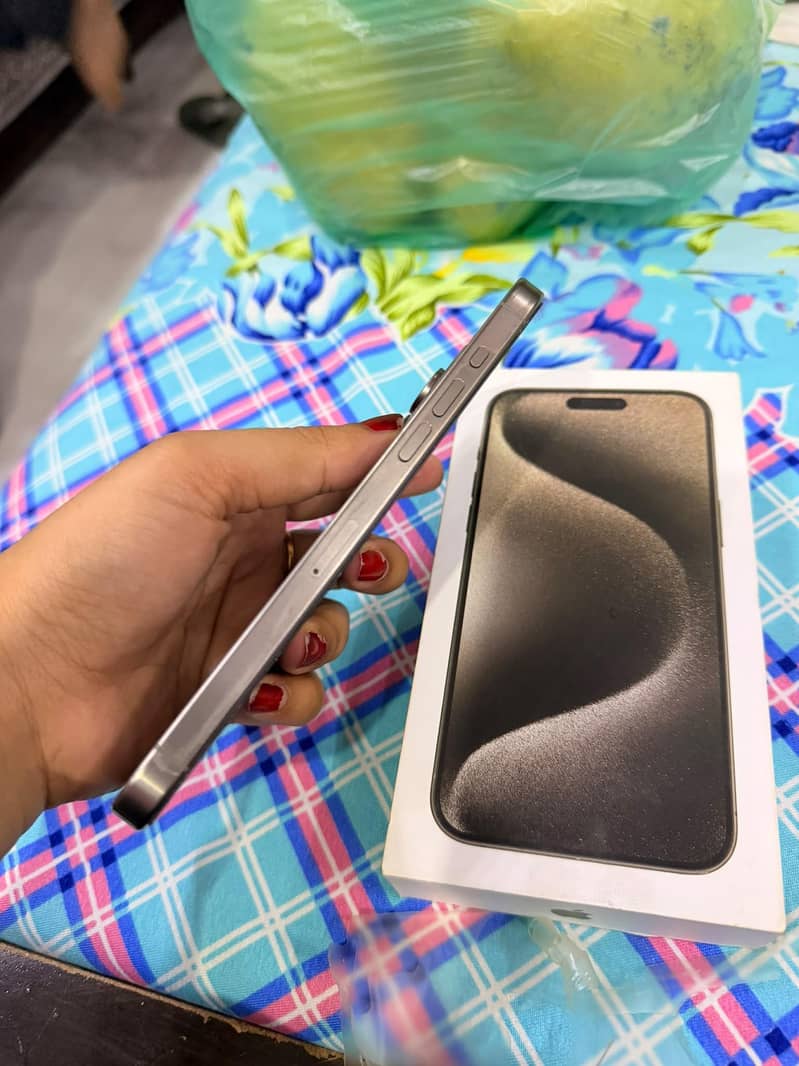 iphone 15pro max 3