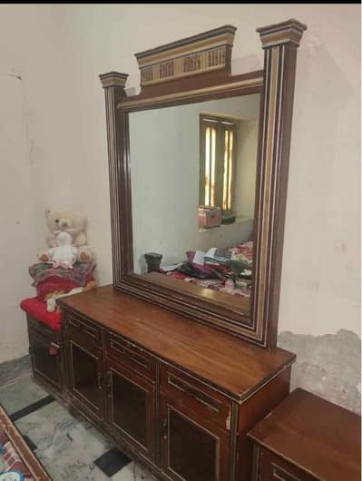 dressing table