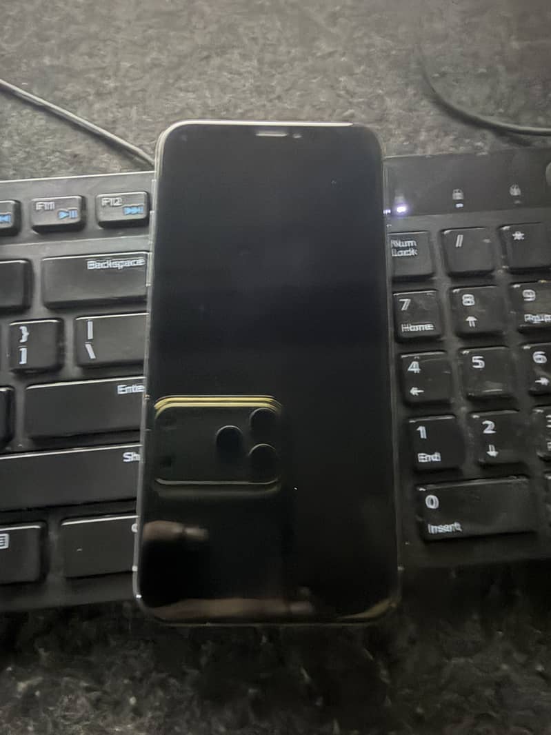 Apple iPhone X 3