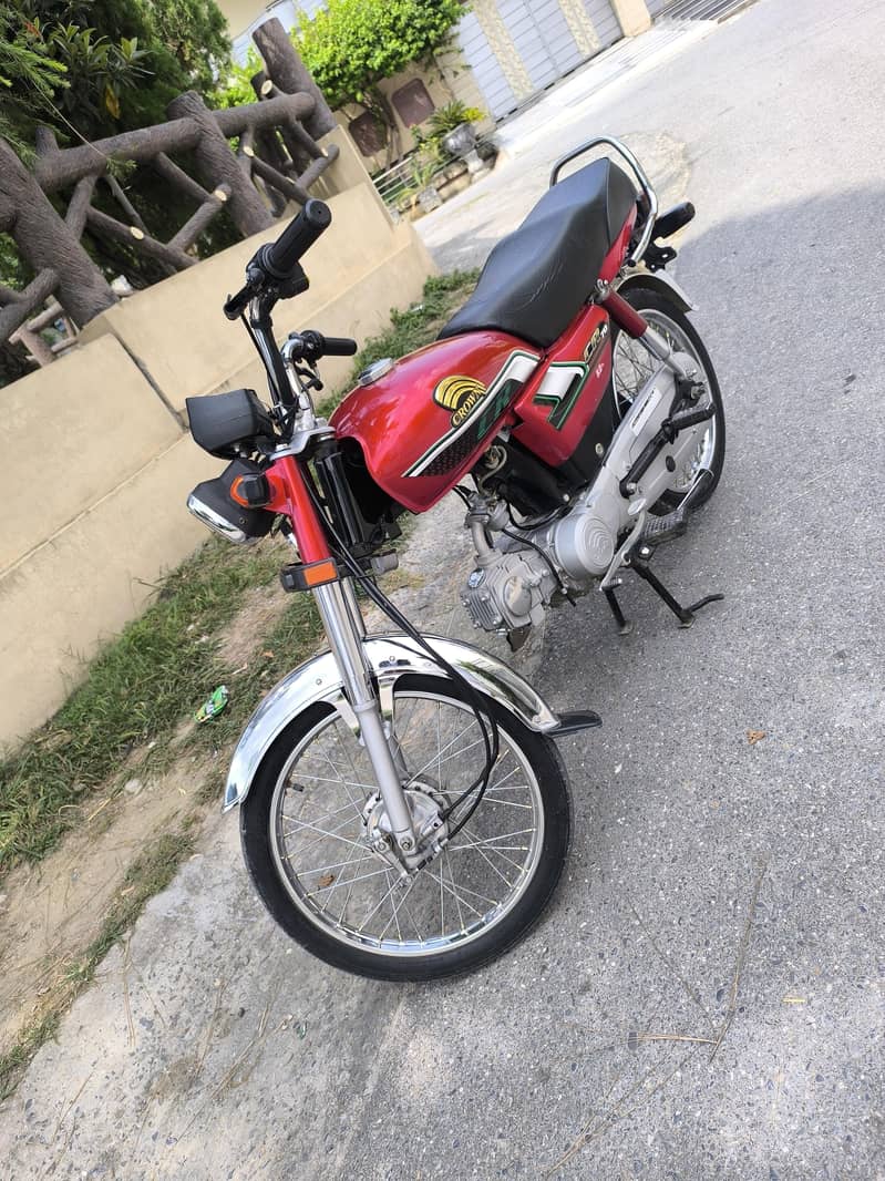 Crown HD plus 25 model 7000 driven 7