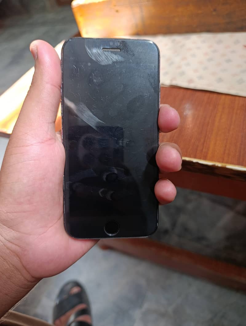 Apple iPhone 7 2